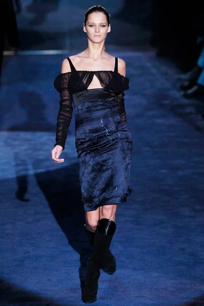Look 9